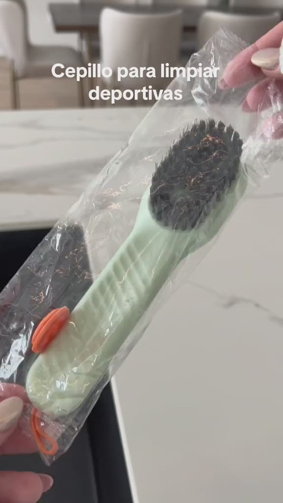 Cepillo con Deposito de Jabon